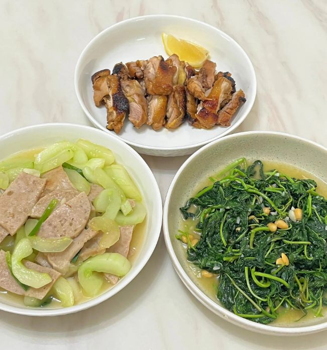 难吃网友正要开骂看到饭菜后不吃算了pg模拟器试玩四川女子吐槽婆婆做饭(图1)