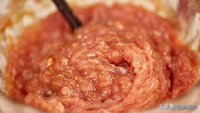 单老板不放料酒味道却更香？pg电子中国网站饺子馆爆(图4)