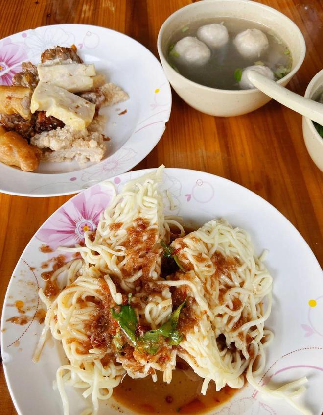 特色美食：手抓面的诱人魅力pg电子模拟器免费试玩福建