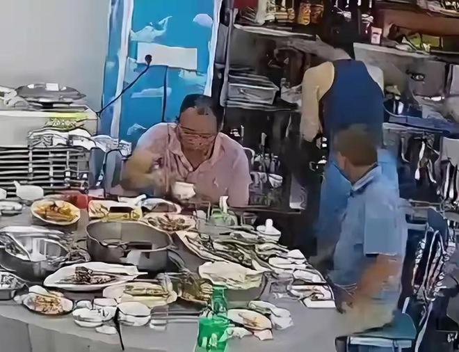 ：摸其臀部死不承认被抓大闹警局追悔莫及pg电子模拟器试玩女子三亚遭老头猥亵(图16)
