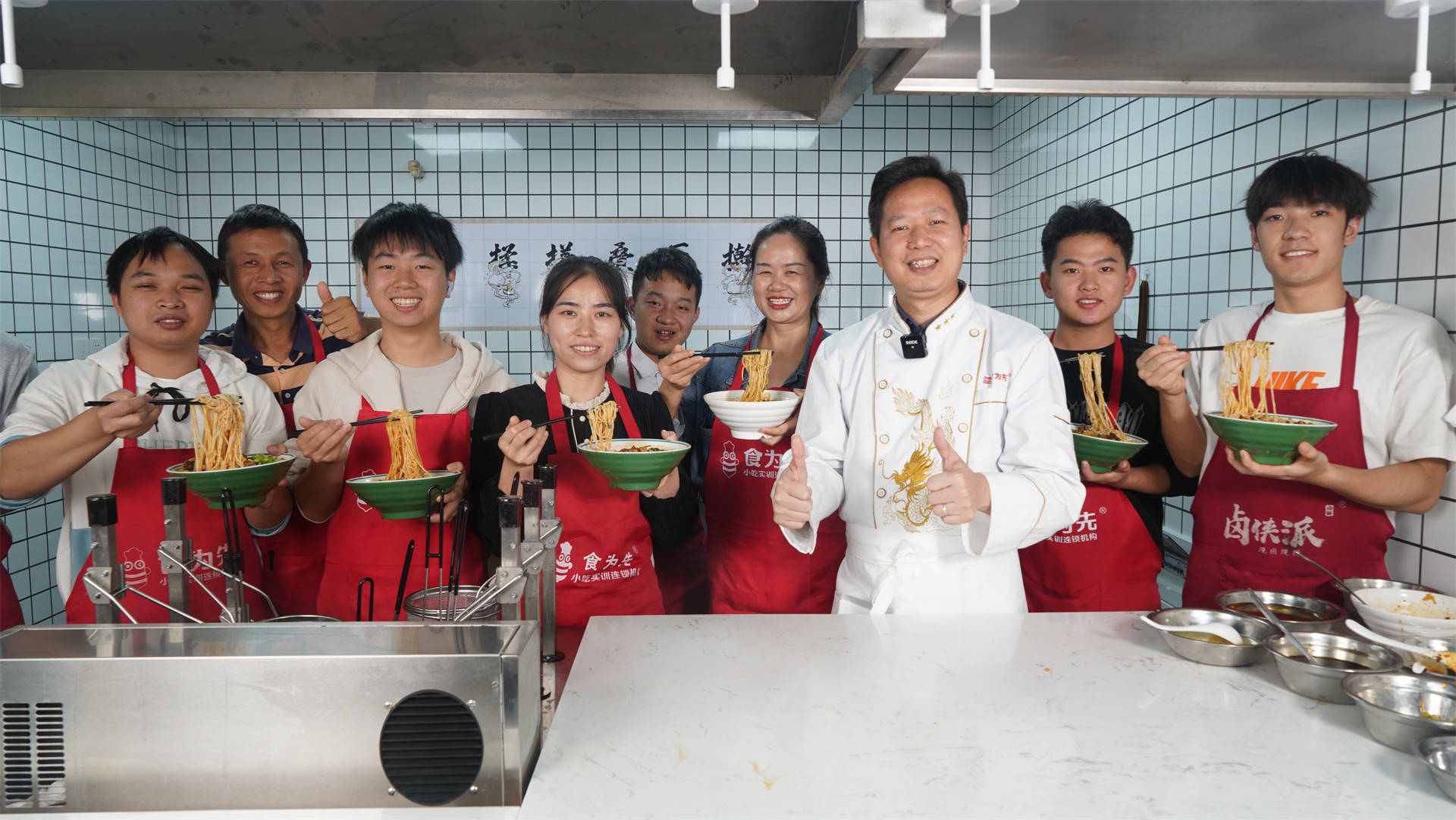 冲！年底创业的 4 大优势错过真的要再等一年！摆摊卖什么赚钱成本又低(图6)